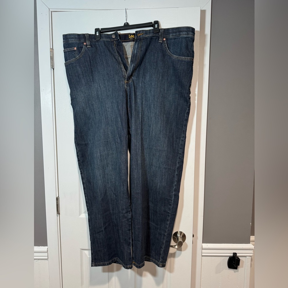 Men’s Lee loose fit straight leg jeans 46 x 32